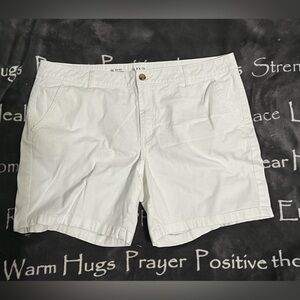 a.n.a 7” Mid Rise Chino Short